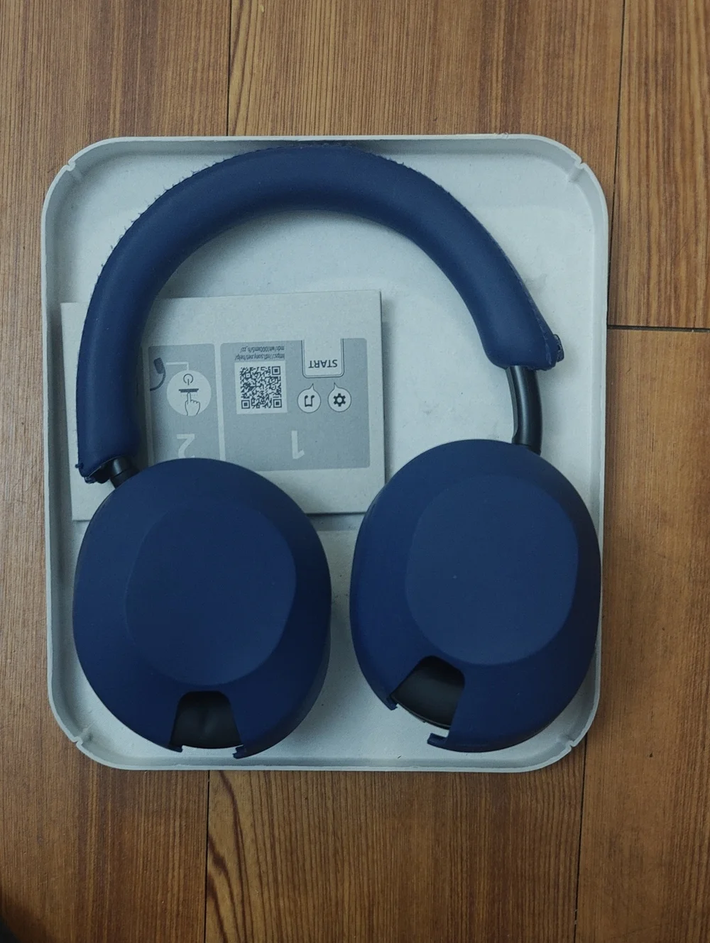 Sony Wh-1000xm5  Noise Cancelling Earbuds